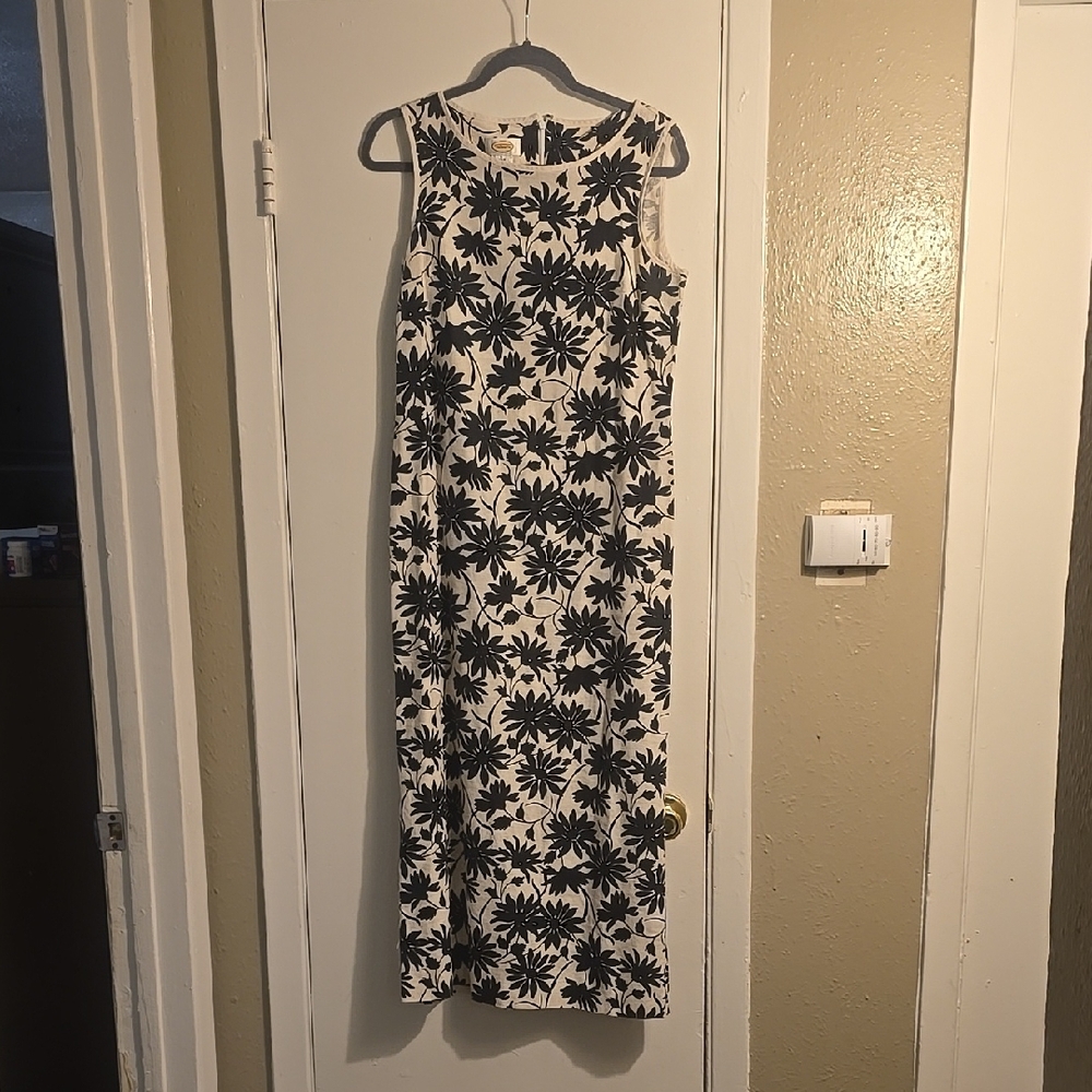 Floral Black and White Sleeveless Dress